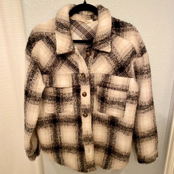 Shacket - Picture 1 of 1